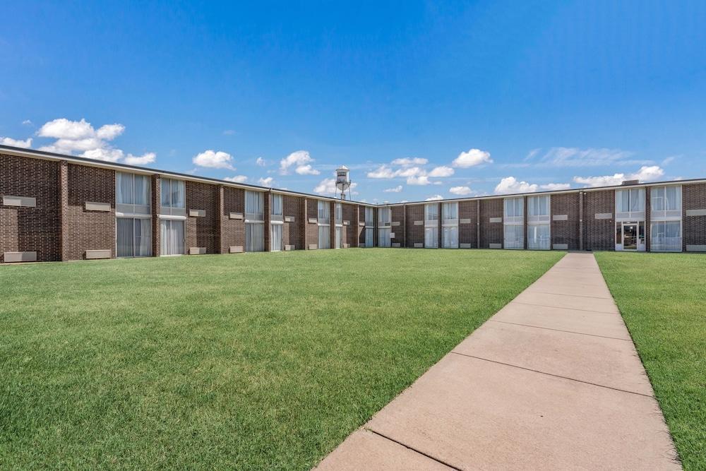 Days Inn By Wyndham Oklahoma City Bricktown Exterior foto
